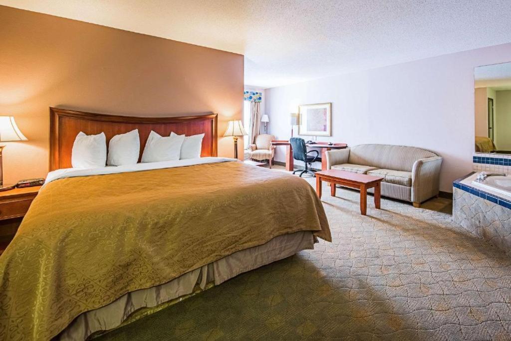 Royal Inn Suites Huntington Esterno foto