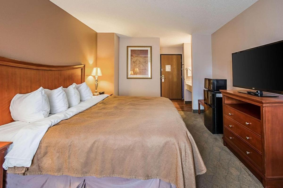 Royal Inn Suites Huntington Esterno foto